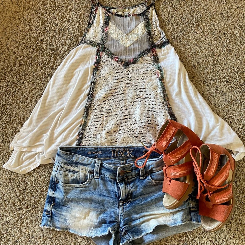 Buckle black shorts and top